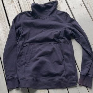 Lululemon size 12 funnel neck sweatshirt with front pocket